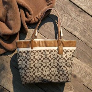 👜Coach Brown and Cream Signature C Canvas Tote 29423 Vintage